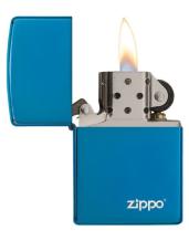 Aansteker Zippo Saphhire with Logo open met vlam